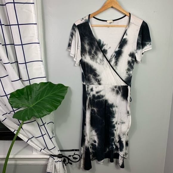 Caution To The Wind Dresses & Skirts - Caution To The Wind Tie Dye Wrap Dress